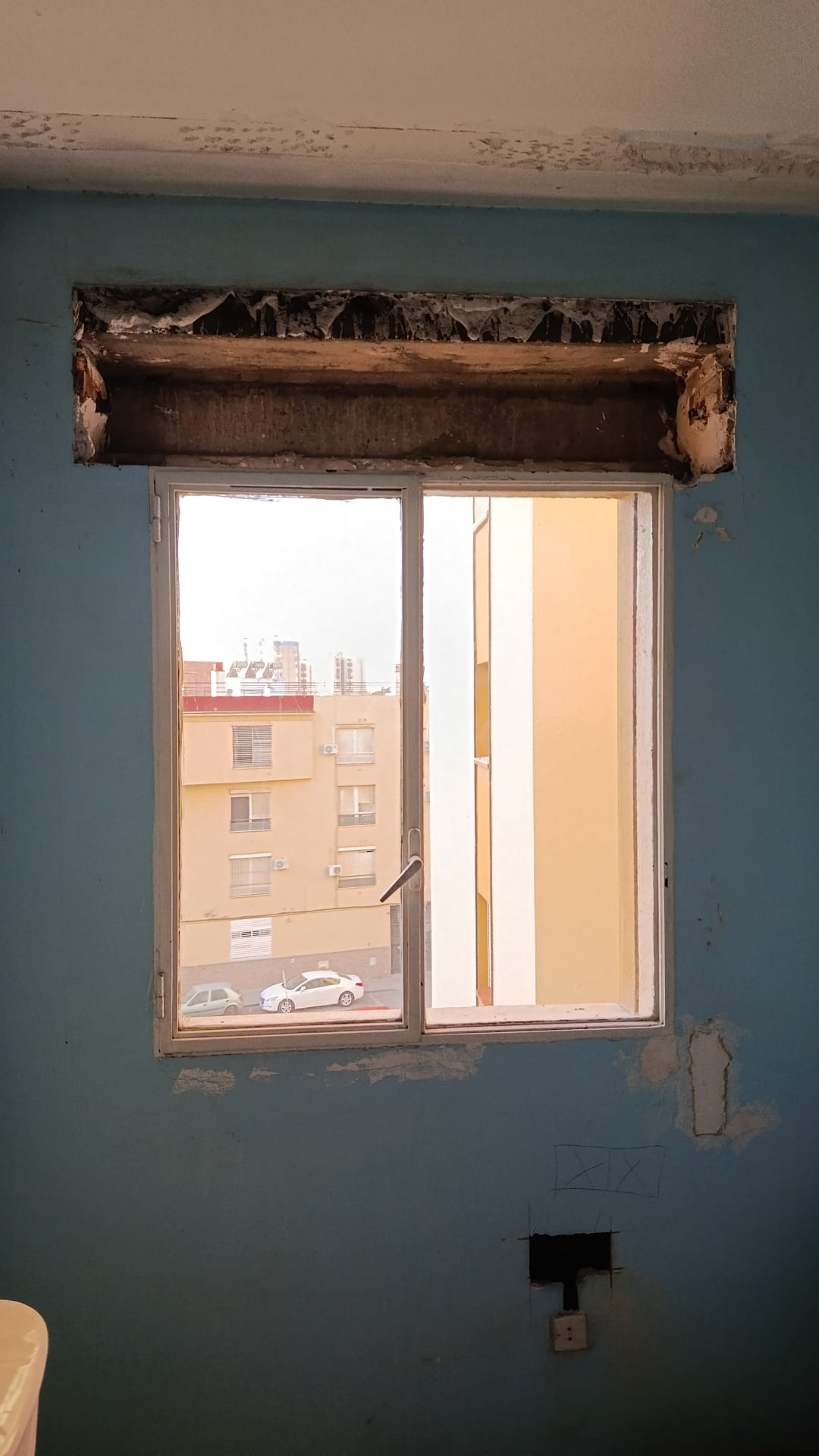 Preparación de huecos de ventanas en Mairena del Aljarafe